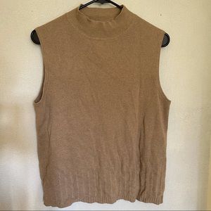 Sleeveless top beige